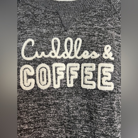 ❤️3/$12❤️ Coffee & Cuddles long sleeve - Picture 3 of 5